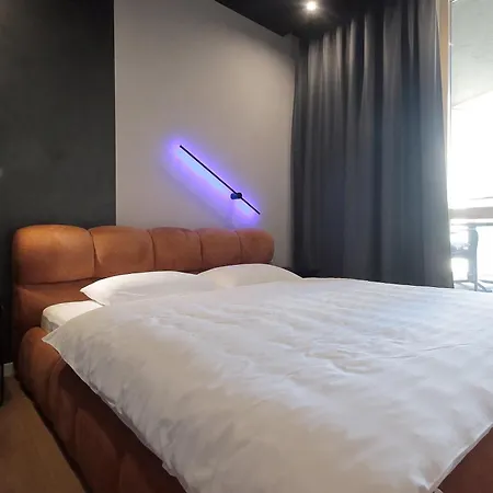 Apartment Old *